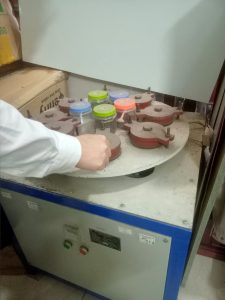 Thí nghiệm mài mòn bề mặt gạch